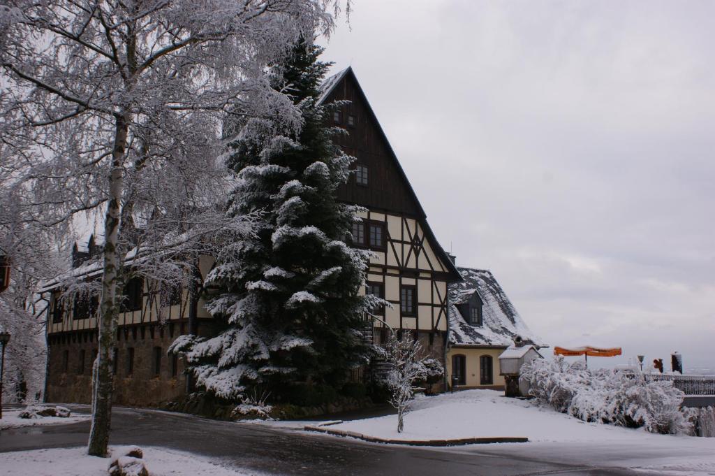 Hotel Landhaus Marienstein 베르겐 외부 사진